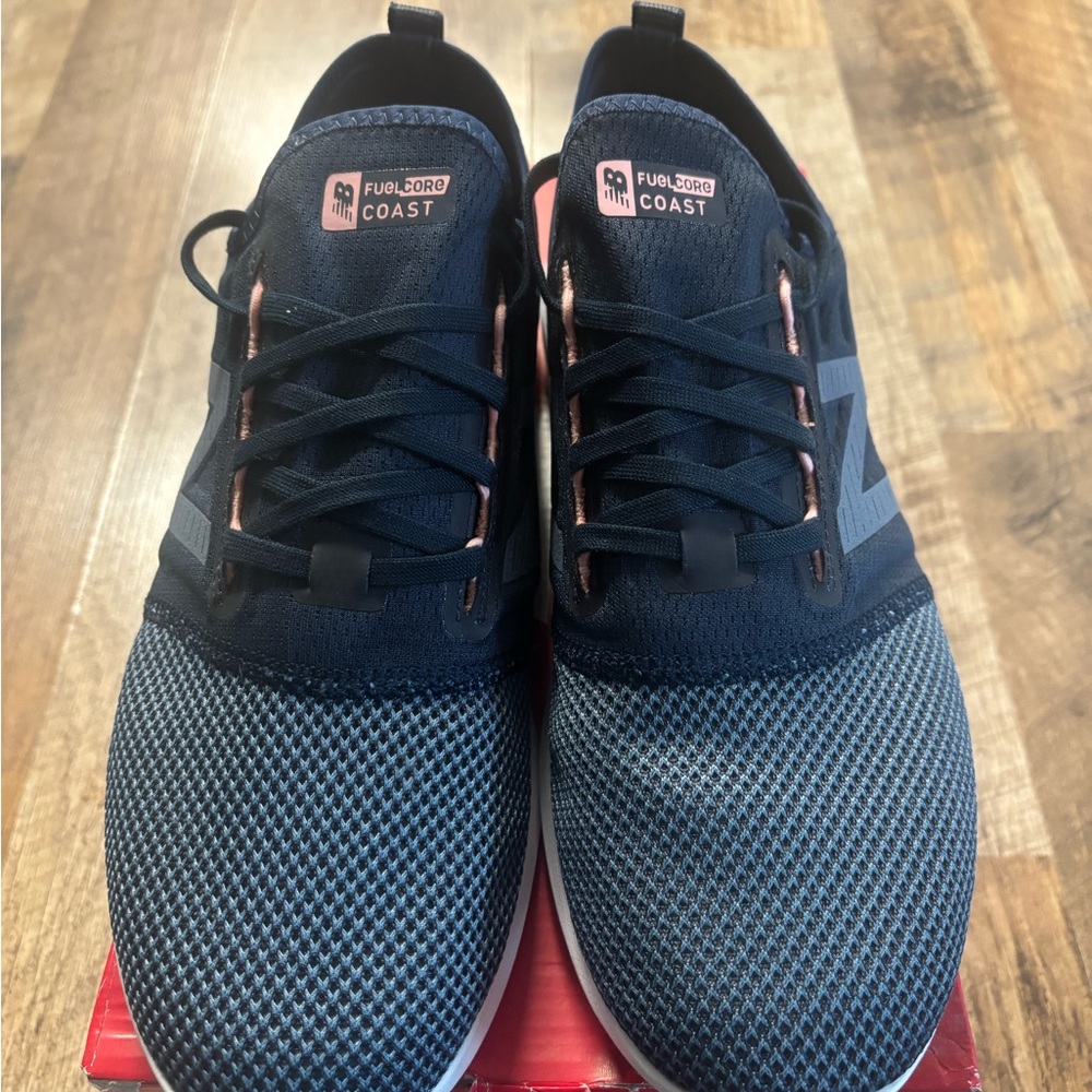 New Balance Women's FuelCore Coast V4 Running Shoe Size 12 Wide - Picture 4 of 9